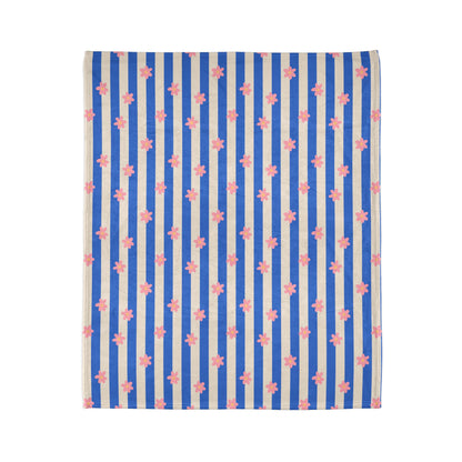 Pushing Daisies Throw Blanket